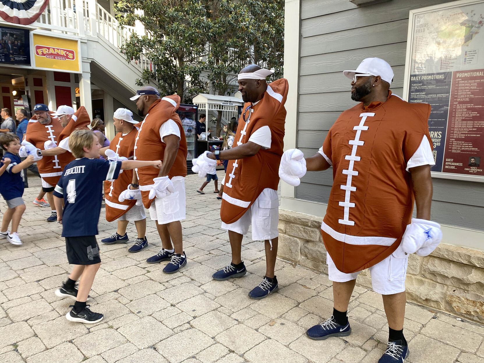 Reliant Cowboys HR Derby_16.jpg